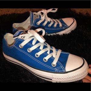 Royal blue converse